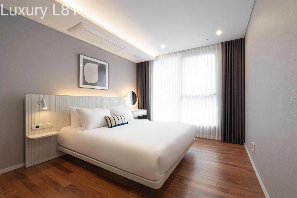 Angia Luxury Apartment Inside Landmark 81 Tower 호치민 외부 사진